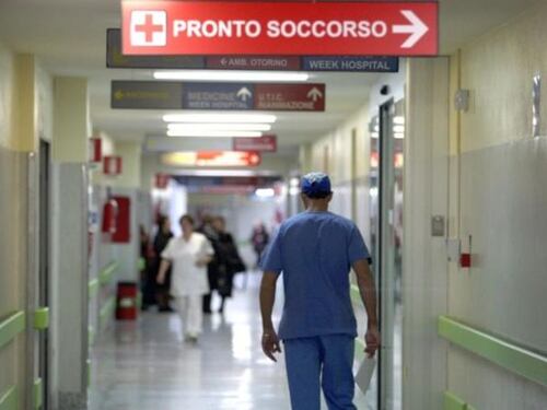 Bologna, infermiere aggredito al pronto soccorso