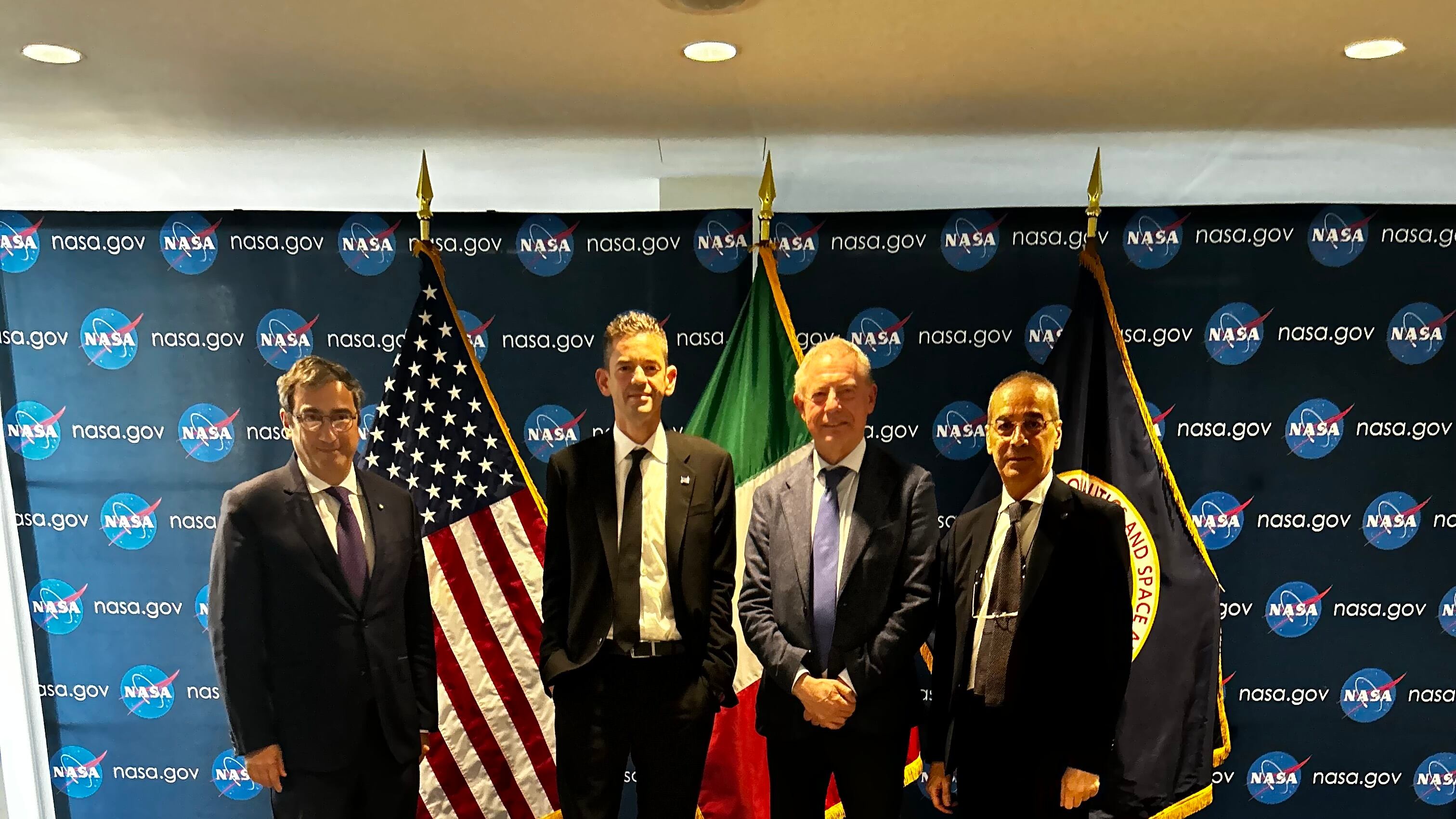 Un astronauta italiano camminerà sulla Luna. Urso: "Italia protagonista"