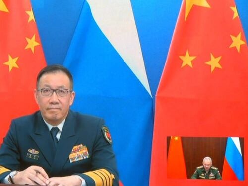 "Patto militare a livello superiore": cosa c'è dietro il piano di Russia e Cina
