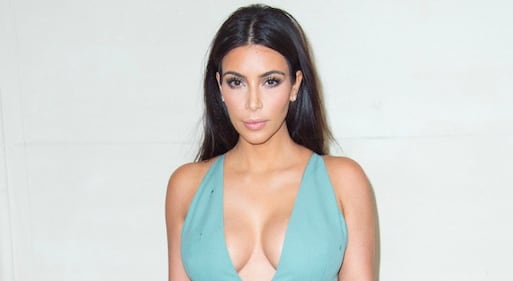 Kim Kardashian, nudo completo allo specchio 9