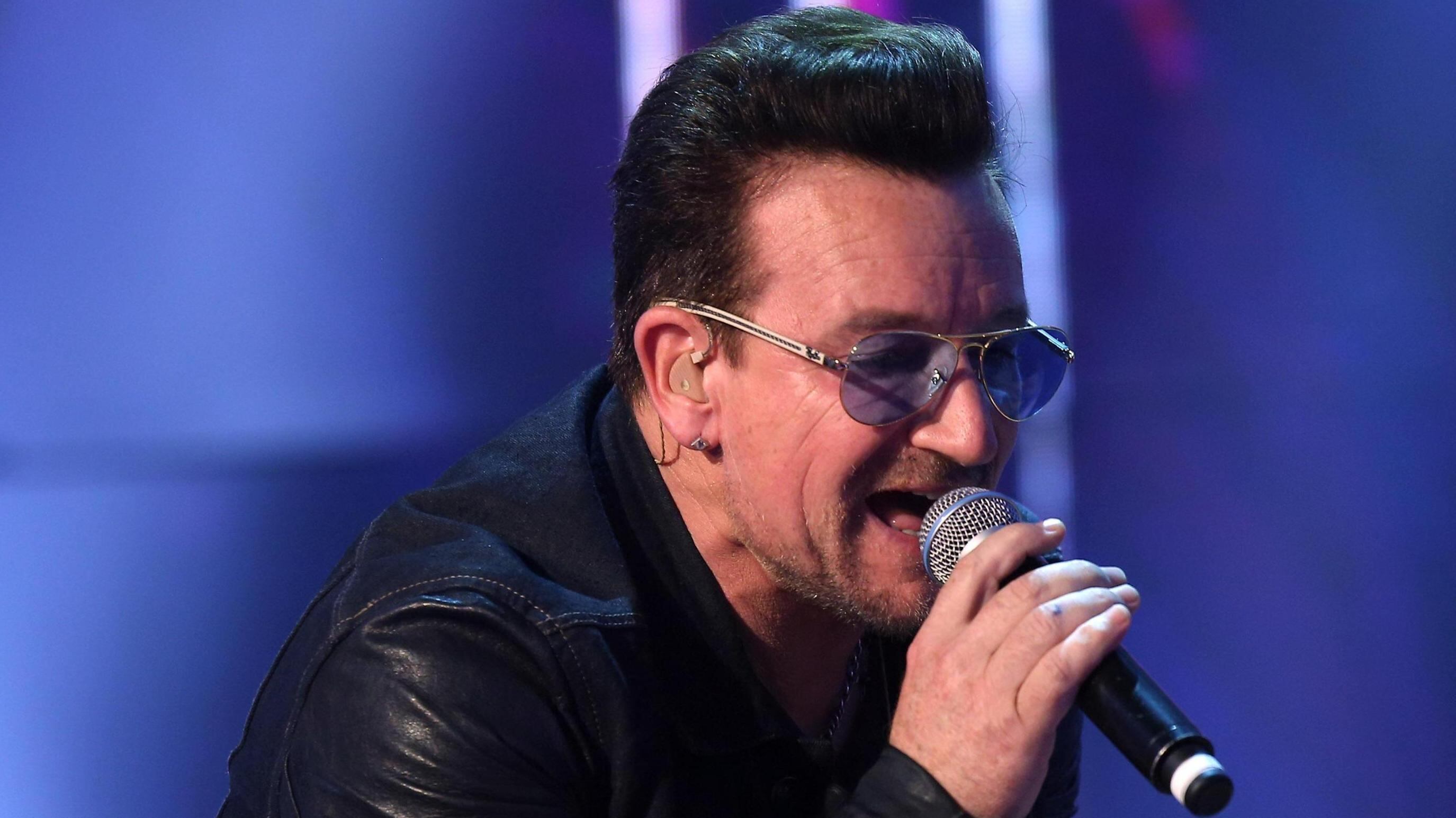 Bono chiede scusa ai fan per l'album targato Apple