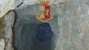 Blitz della polizia: scoperto il covo della banda del buco di Napoli