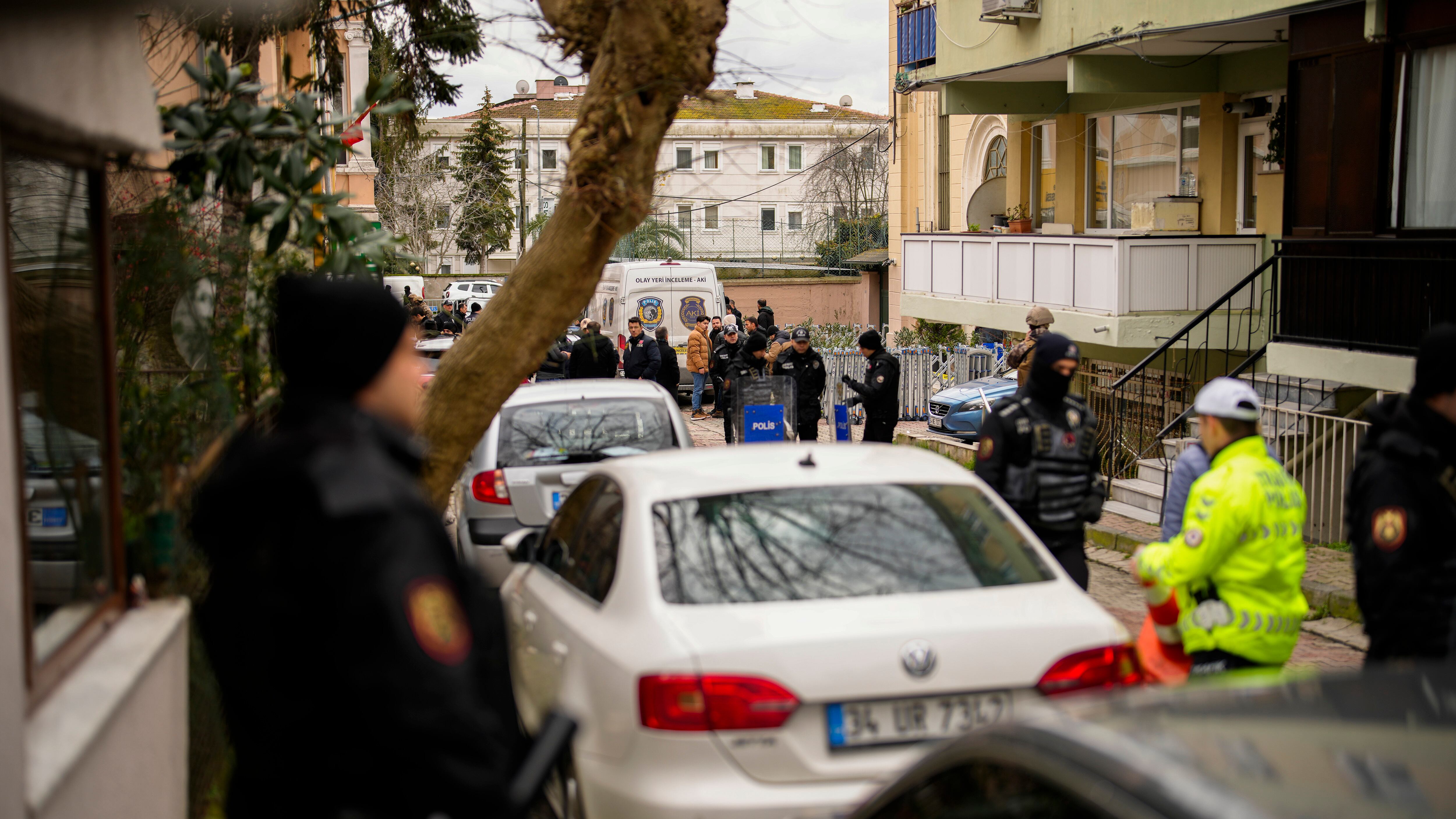 Istanbul, attacco Isis ai cristiani. Un morto nella chiesa italiana