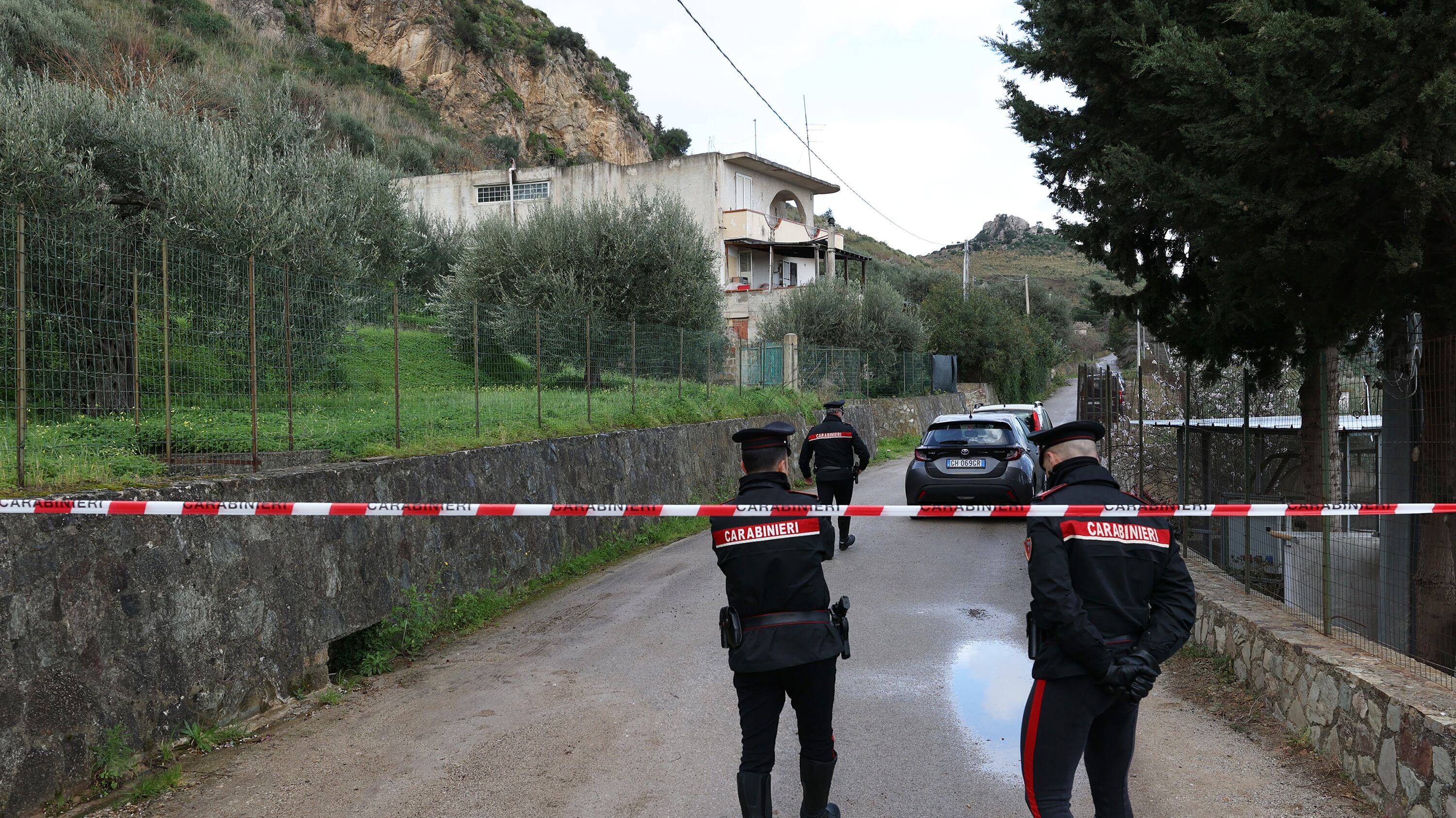 L'attizzatoio, la catena, il fazzoletto: così Barreca ha torturato i figli prima di ucciderli