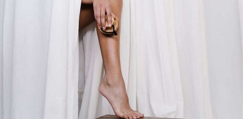 Scrub pelle delle gambe