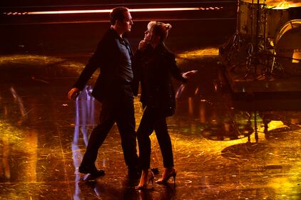 Esplosione di passione tra Claudio Santamaria e Francesca Barra a Sanremo 5