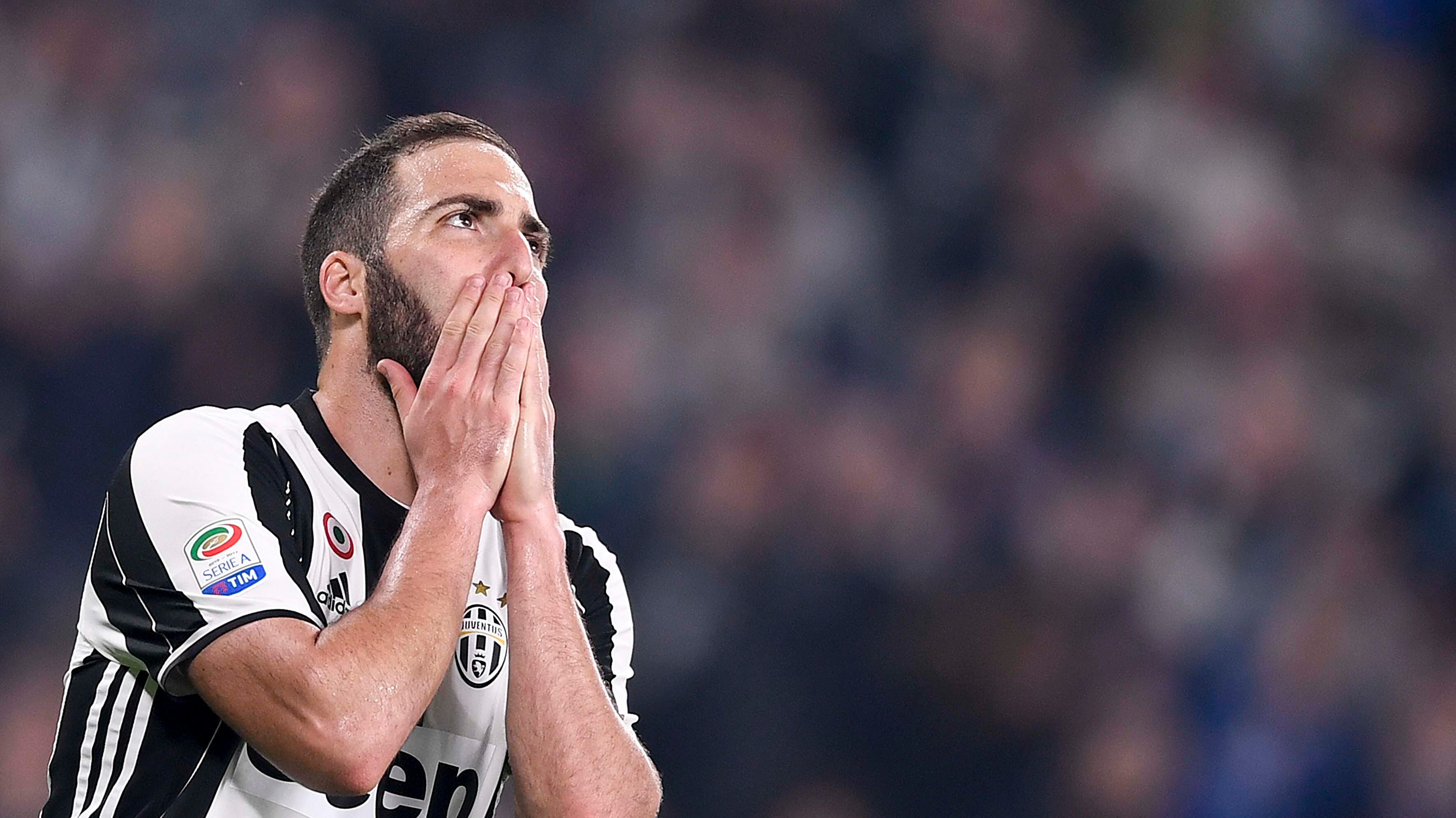 Il fratello di Higuain provoca e si accende la "rissa" social