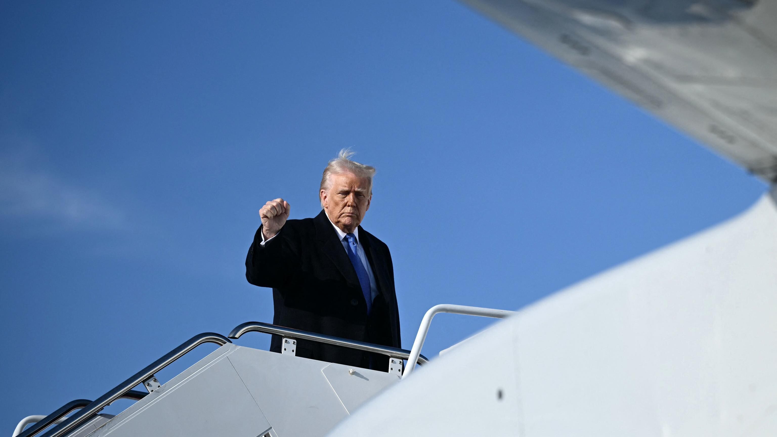 Trump torna all'attacco della Groenlandia: "Dobbiamo prenderla, ci serve"