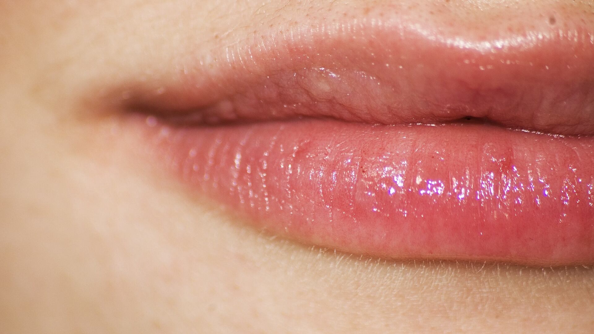 Labbra a prova di bacio con l'esfoliazione