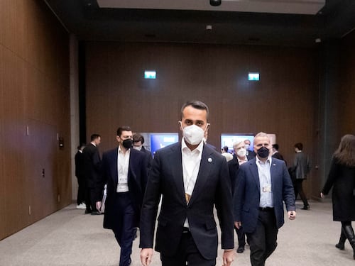 Duello sulla Nato tra Conte e Di Maio. L'ex premier: no a maggiori spese militari