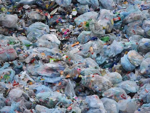 Palermo sommersa dai rifiuti, la causa è un guasto alla discarica