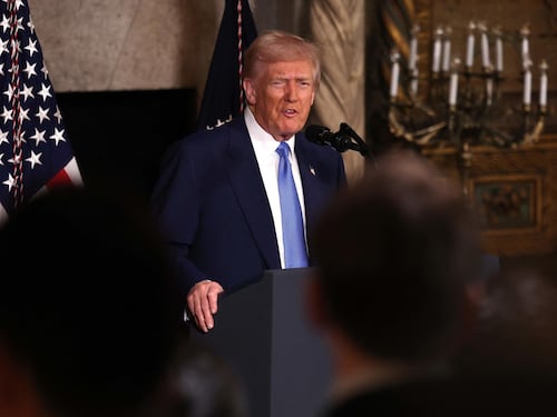 Il contratto capestro di Trump: dai giacimenti alle infrastrutture le "riparazioni" imposte a Kiev