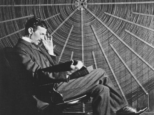 Tesla, il mago idealista che ha acceso il mondo