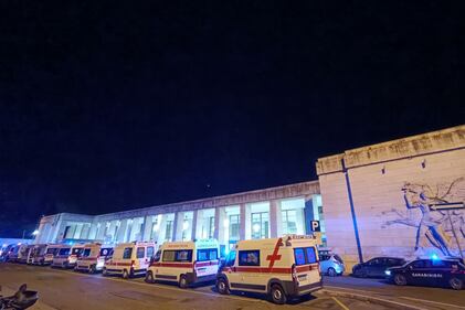 Stress-test per il Giubileo 2025: l'incendio in stazione con 70 feriti. Le immagini dei soccorsi 7