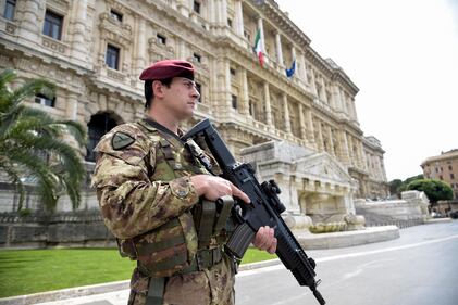 Esercito, 9 anni di "Strade Sicure": le foto 9