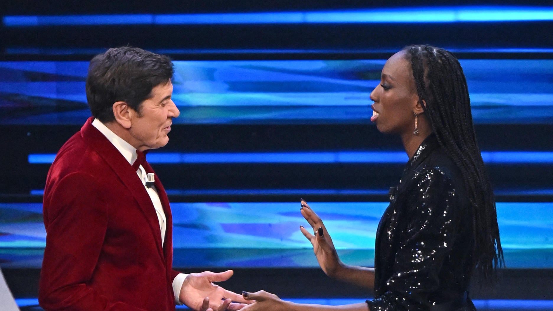 "Non puoi toccare...". La Egonu sgrida Gianni Morandi
