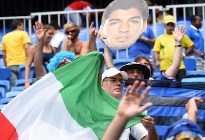 Tifosi (vip e non) sugli spalti  7
