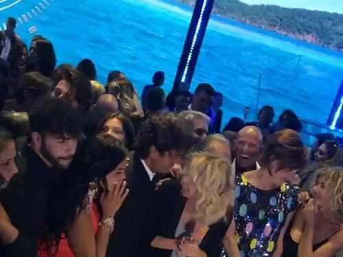 I festeggiamenti a telecamere spente