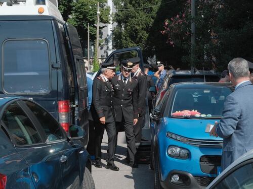 Stalker investe carabiniere, il collega gli spara e lo uccide