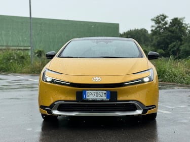 Toyota Prius 2024: guarda la gallery della nuova plug-in con 230 CV 10