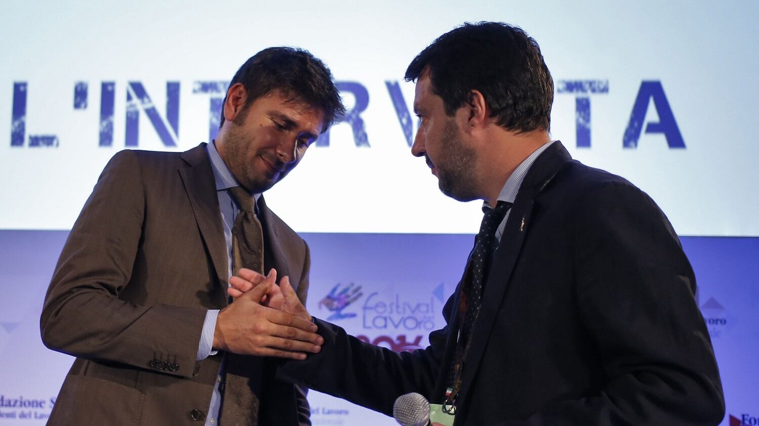 Ora Salvini avverte Bruxelles: "Se la Lega va al governo via dall'euro"