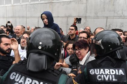 Tensioni tra polizia e indipendentisti 2