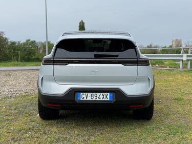 Polestar 3 Long Range AWD, la gallery del super SUV elettrico da 517 CV 10