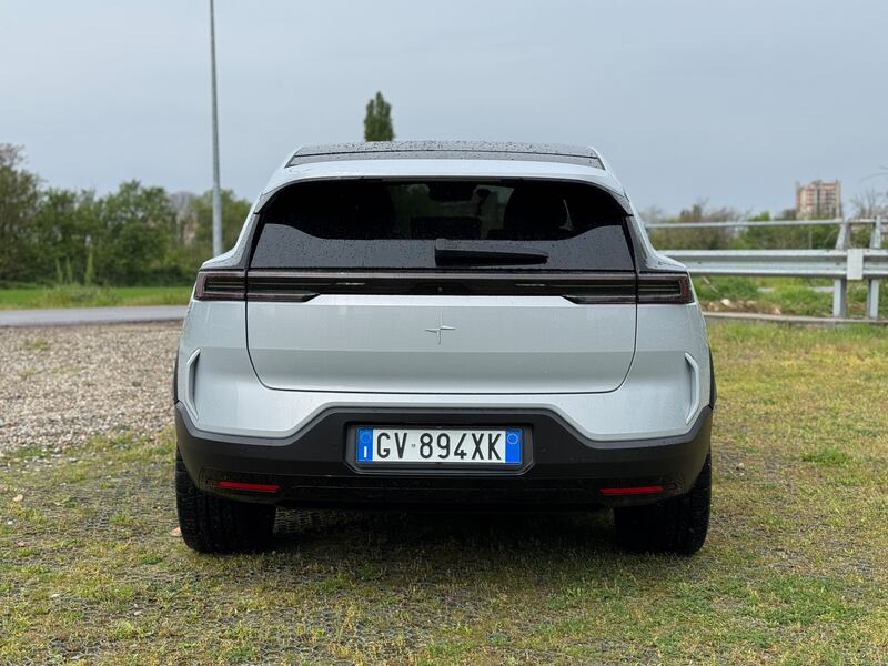 Polestar 3 Long Range AWD, la gallery del super SUV elettrico da 517 CV 10