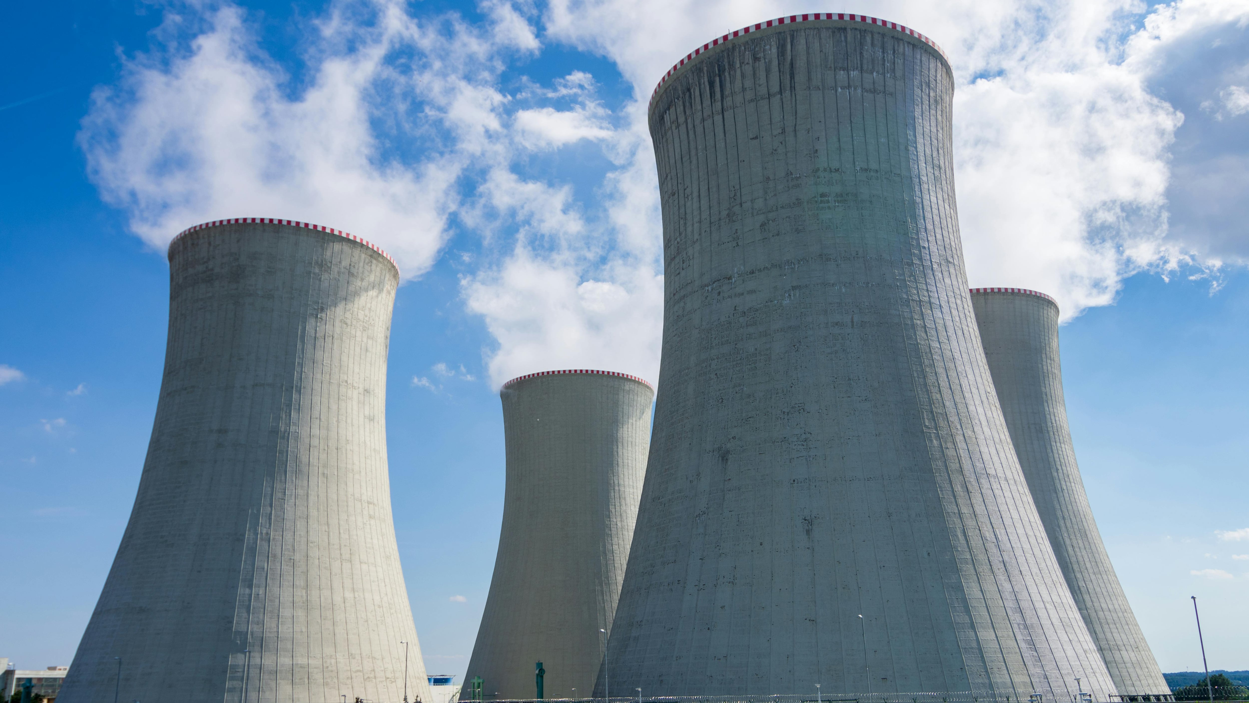 Il nucleare vale 50 miliardi l’anno e renderebbe le bollette meno care