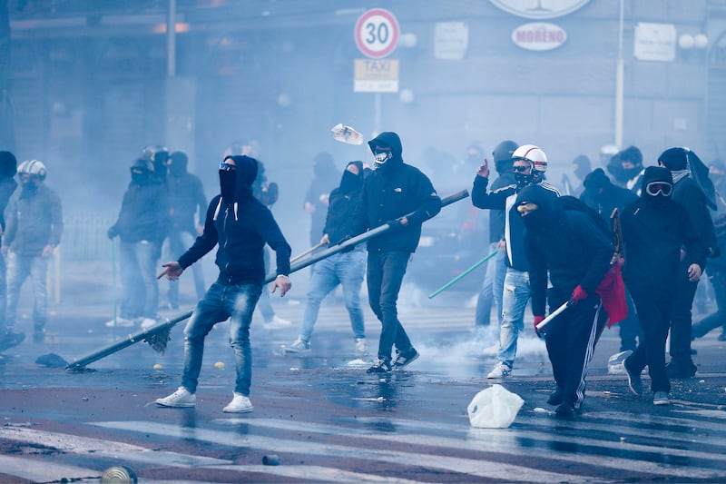 Scontri a Napoli nel 2017 per il comizio di Salvini 10