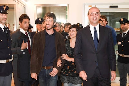 Gabriele Del Grande, l'arrivo all'aeroporto di Bologna 11