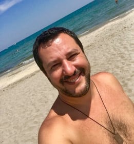 Salvini in vacanza a Milano Marittima, tra spiaggia, mare e discoteca 1