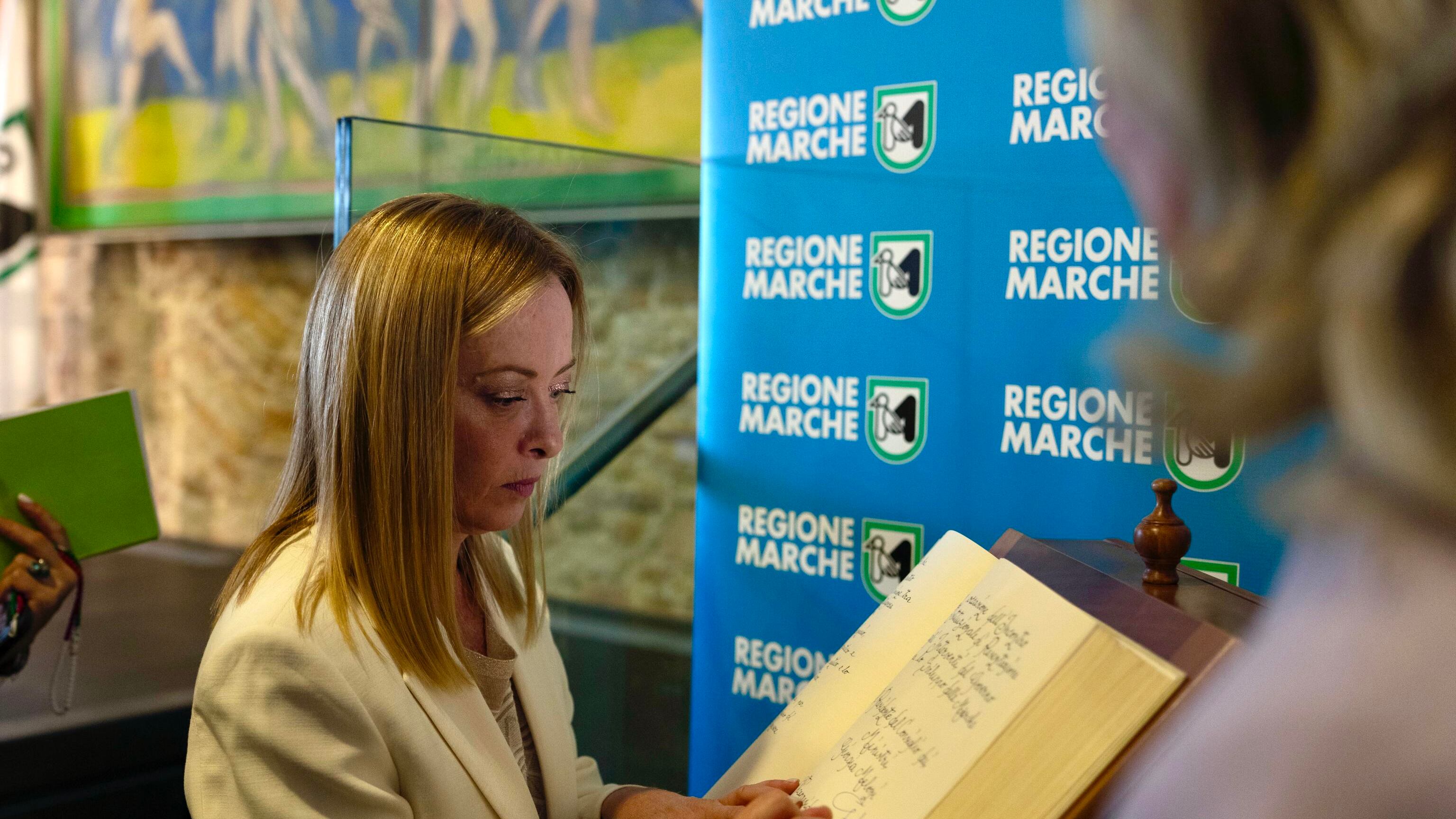 Giorgia apre la "campagna d'autunno". "Estensione della Zes alle Marche"