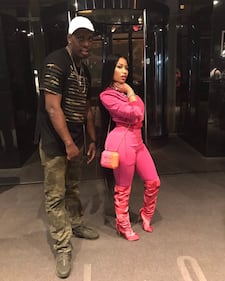 Nicki Minaj, seno in mostra per i 4 milioni di dischi 20