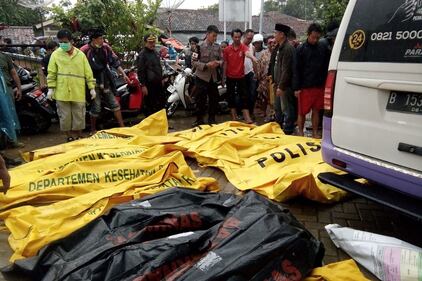 L'indonesia devastata dopo la furia dello tsunami 7