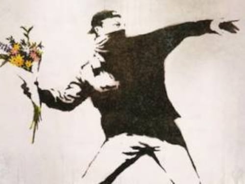 Scoperta la vera identità di Banksy: si chiama (oggi) David Jones