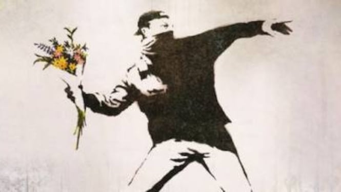 Scoperta la vera identità di Banksy: si chiama (oggi) David Jones