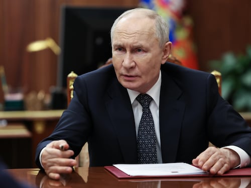 Il piano con Usa e Ue. “Tregua, zona franca e ritiro delle truppe”. E Putin vedrà Trump