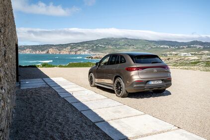 Mercedes-Benz EQE SUV, guarda la gallery 10