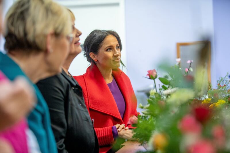 Meghan Markle in rosso per un poeta: foto 5