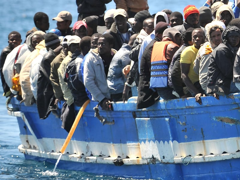 Migranti, gli arrivi in Ue calano del 35%: nel Mediterrano centrale la riduzione è del 55%