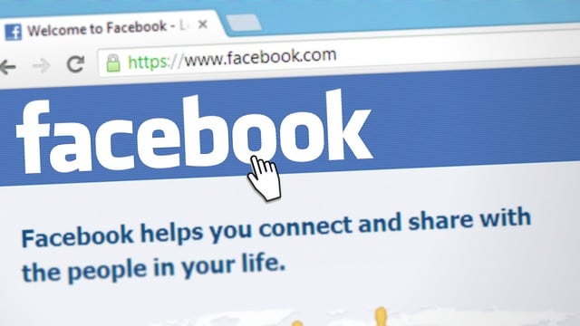 Francia, il fisco potrà setacciare i profili social dei contribuenti per scovare gli evasori
