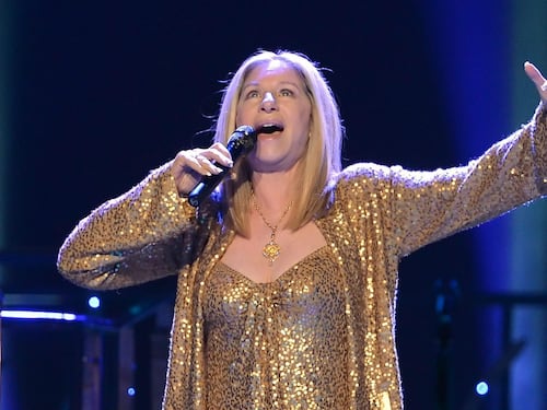 Barbra Streisand, re Carlo III e quel the che imbarazzò la popstar