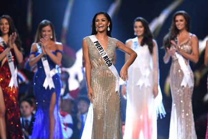Miss Universo 2018, gli abiti più sensuali 10
