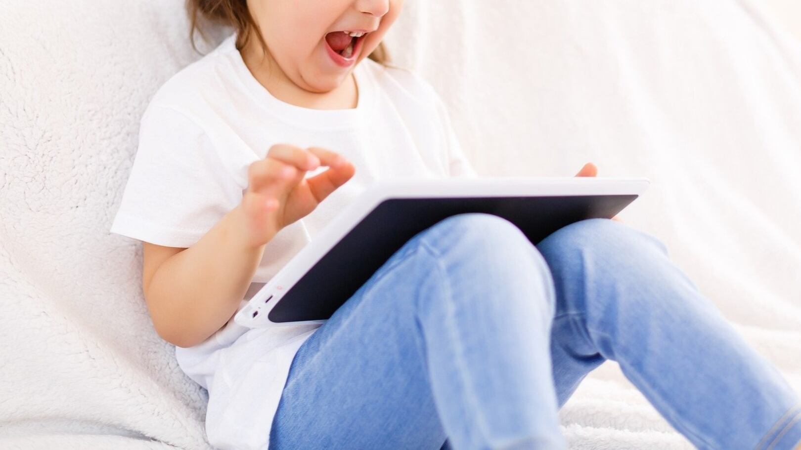 Tablet esplode tra le mani di un bimbo di cinque anni