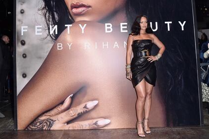 Rihanna hot, il corpetto è esplosivo 20
