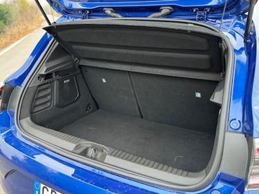 Renault Clio E-Tech: guarda la gallery della citycar ibrida francese 14