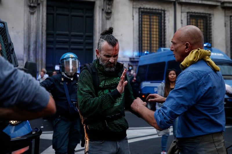 Manifestazione no pass a Roma 3