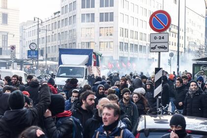 Scontri alla manifestazione antifascista a Milano 7