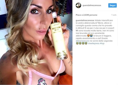 Guendalina Canessa, selfie da urlo allo specchio 8